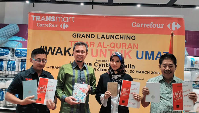Transmart Carrefour Gelar Tebar Alquran `Wakaf untuk Umat`